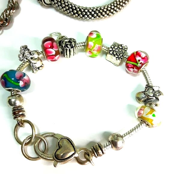 🎈LOT OF 2🎈Silver Tone Charm Bracelets - Picture 2 of 6